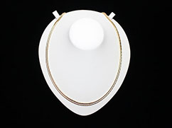 �약�l�b�N���X�̔���