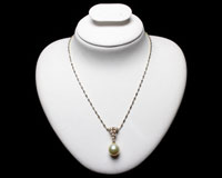 １８金ホワイトゴールド／イエローゴールドネックレスの買取